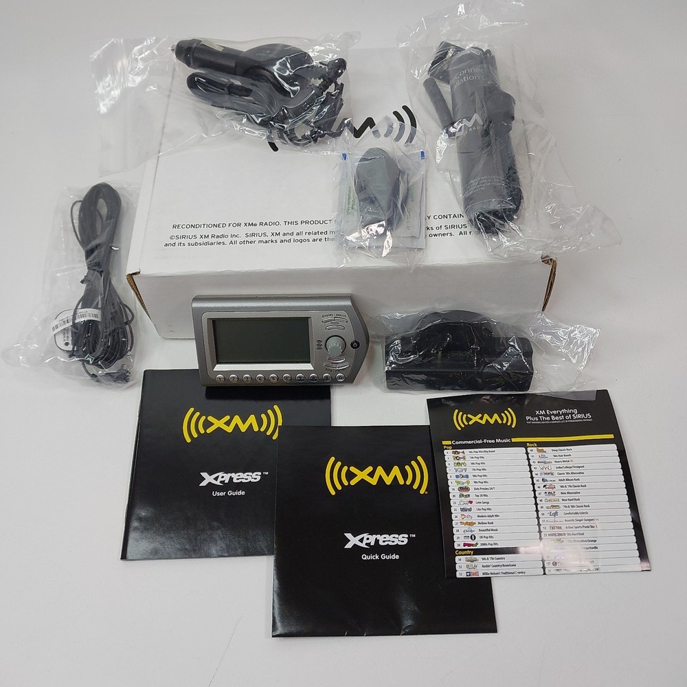 Sirius XM Audiovox 136-4335 Xpress Satellite Radio Receiver with accessories